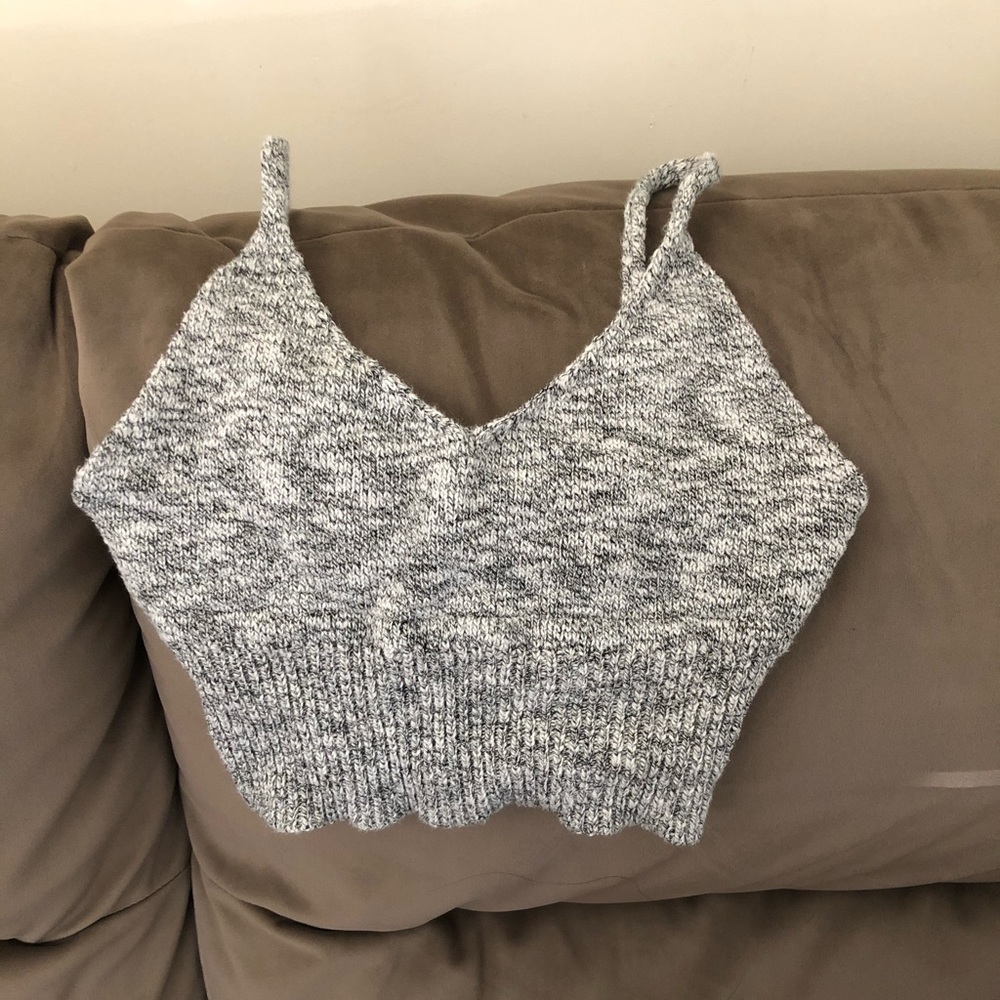 Crop top - Picture 1 of 3